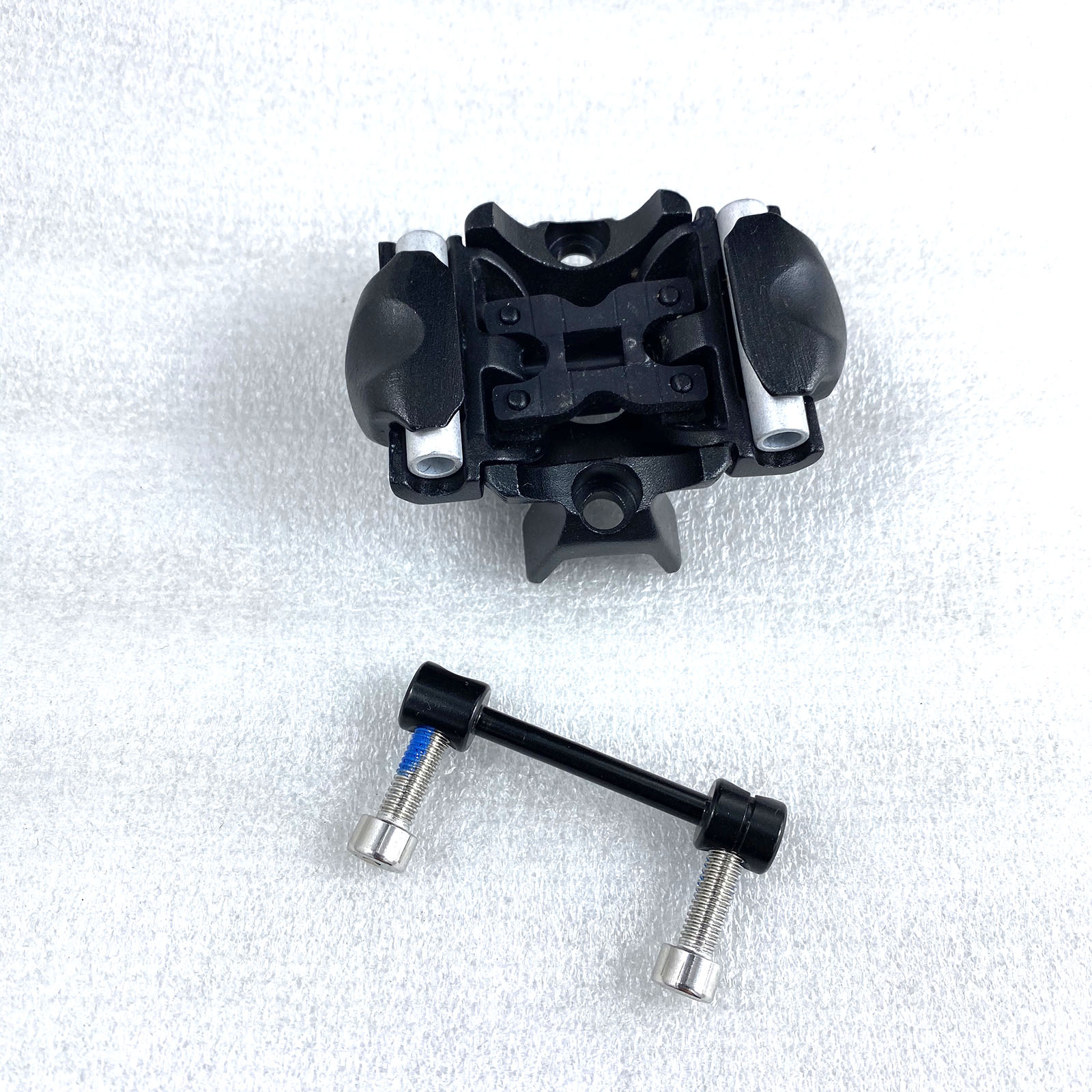 Collier de serrage de tige de  - Commuting By Bike avis et prix